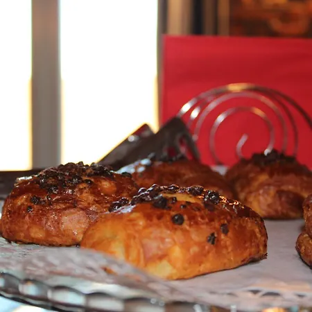 منزل ريفي Red Wine